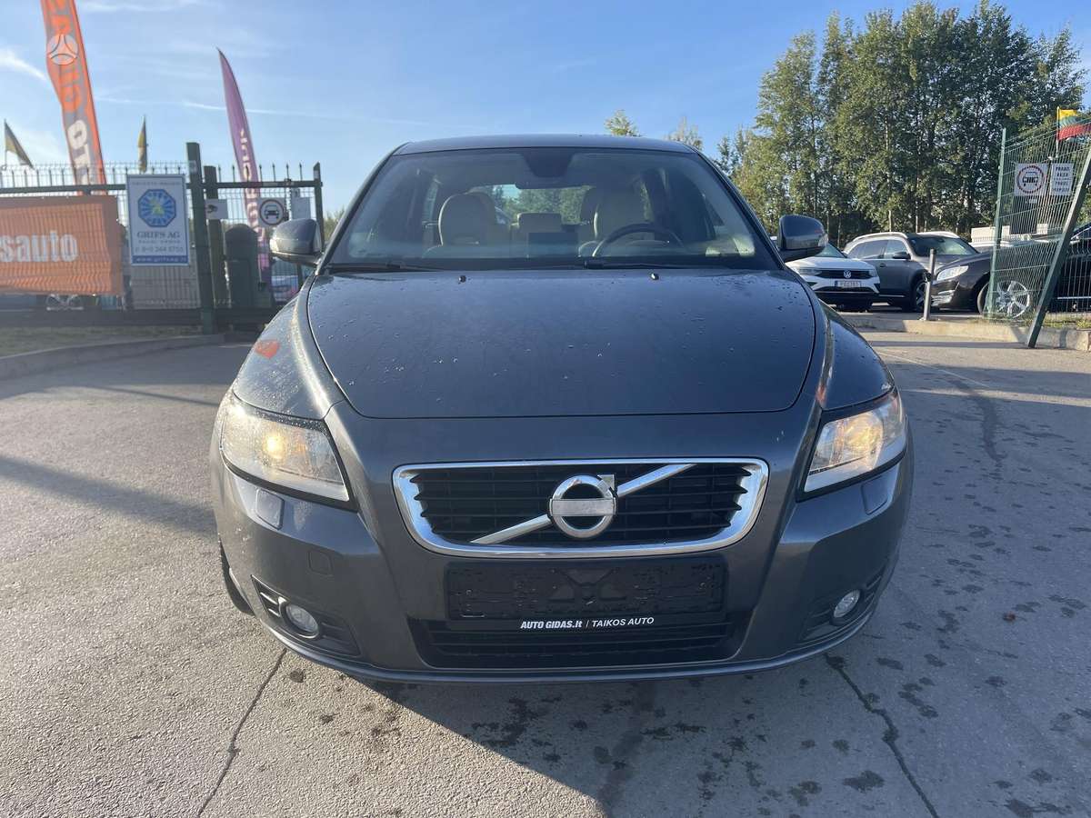 Volvo V50 2012 — engine 1560 cm³, 116 HP (85kW)