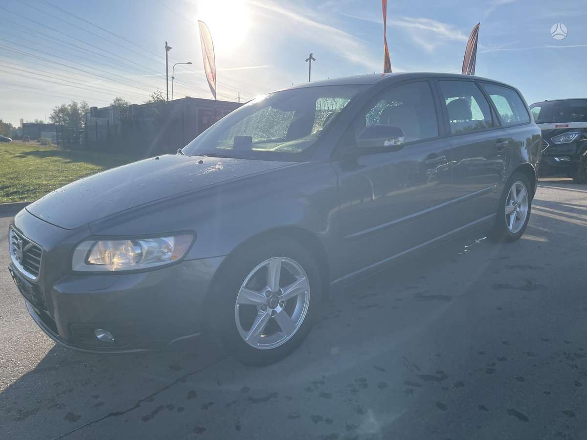 Volvo V50 2012 — photo 6