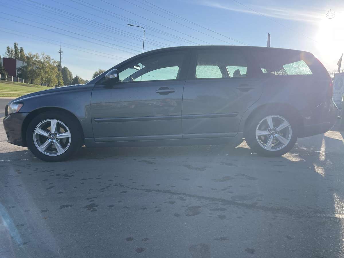 Volvo V50 2012 — photo 8