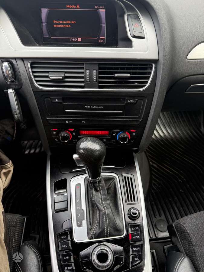 Audi A4 2011 — photo 11