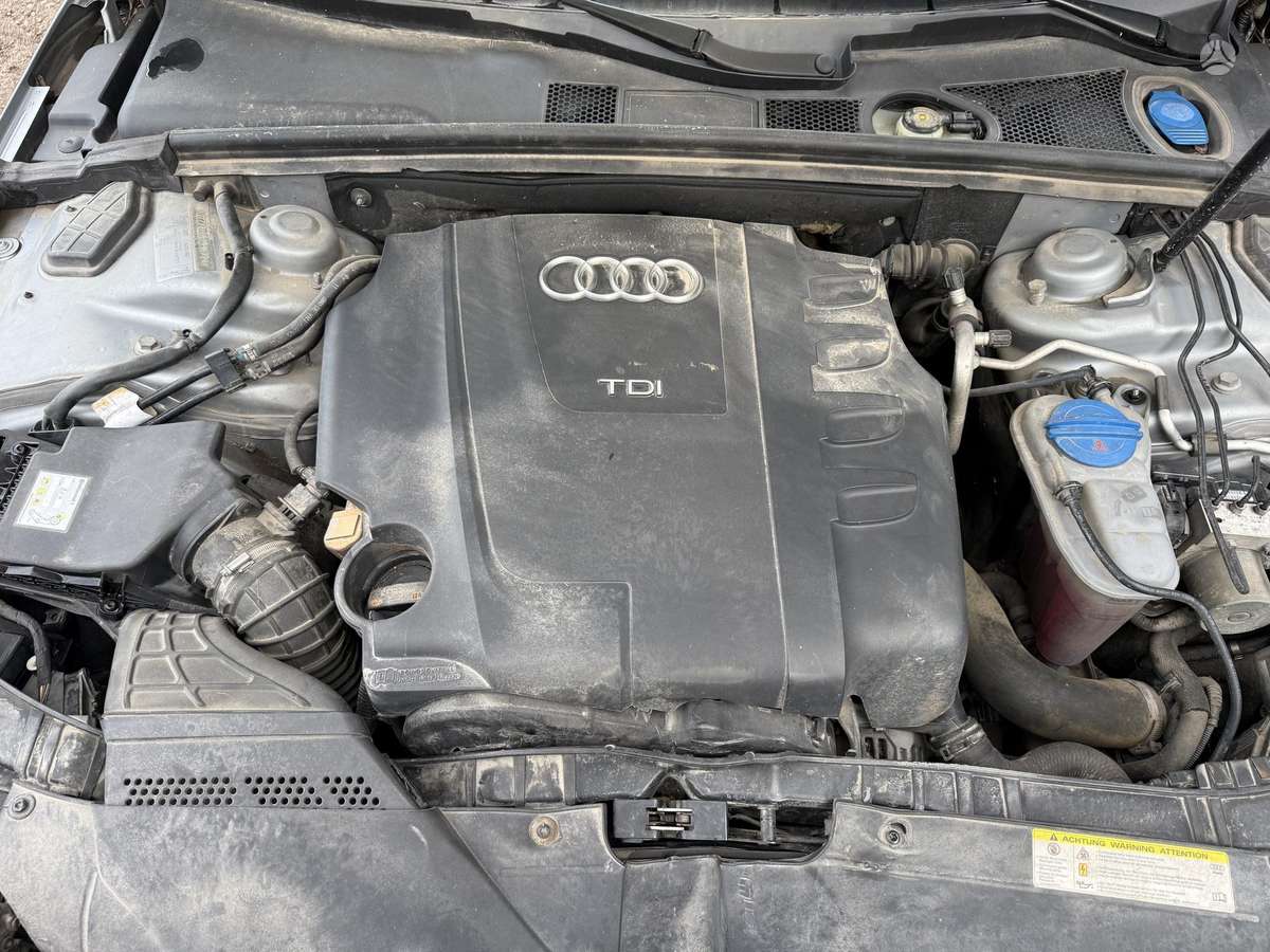 Audi A4 2011 — photo 14