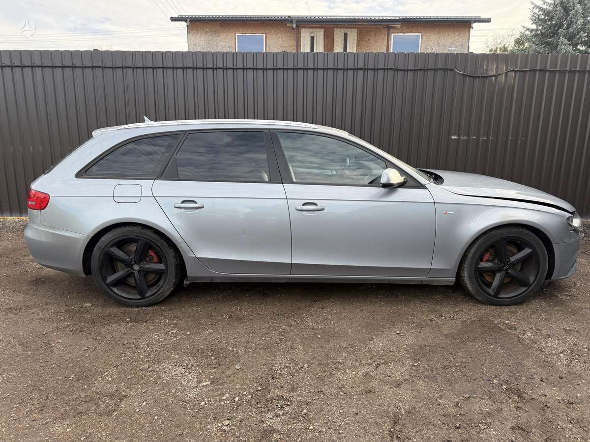 Audi A4 2011 — photo 7