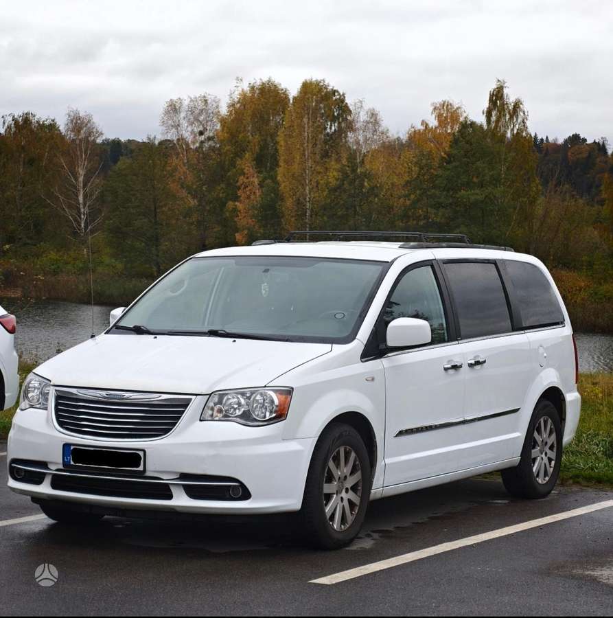 Chrysler Town 2014 — rear view