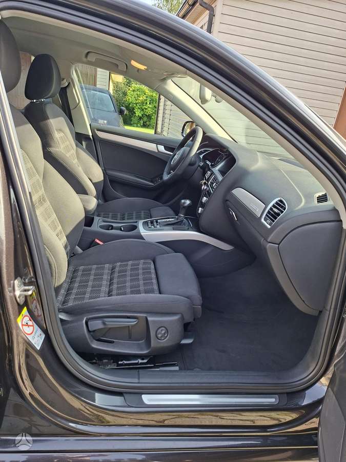 Audi A4 2013 — photo 10