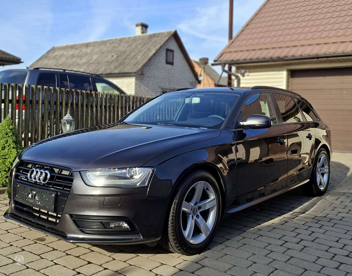 Audi A4 2013 — interior