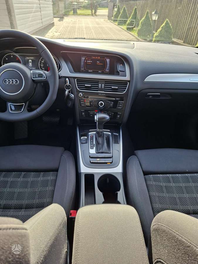 Audi A4 2013 — photo 9