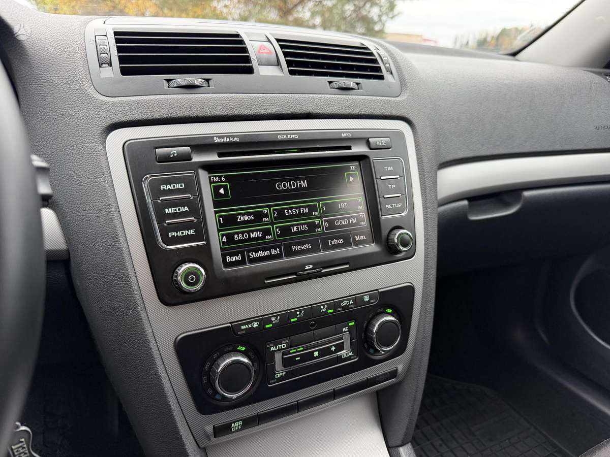 Skoda Octavia 2012 — photo 17