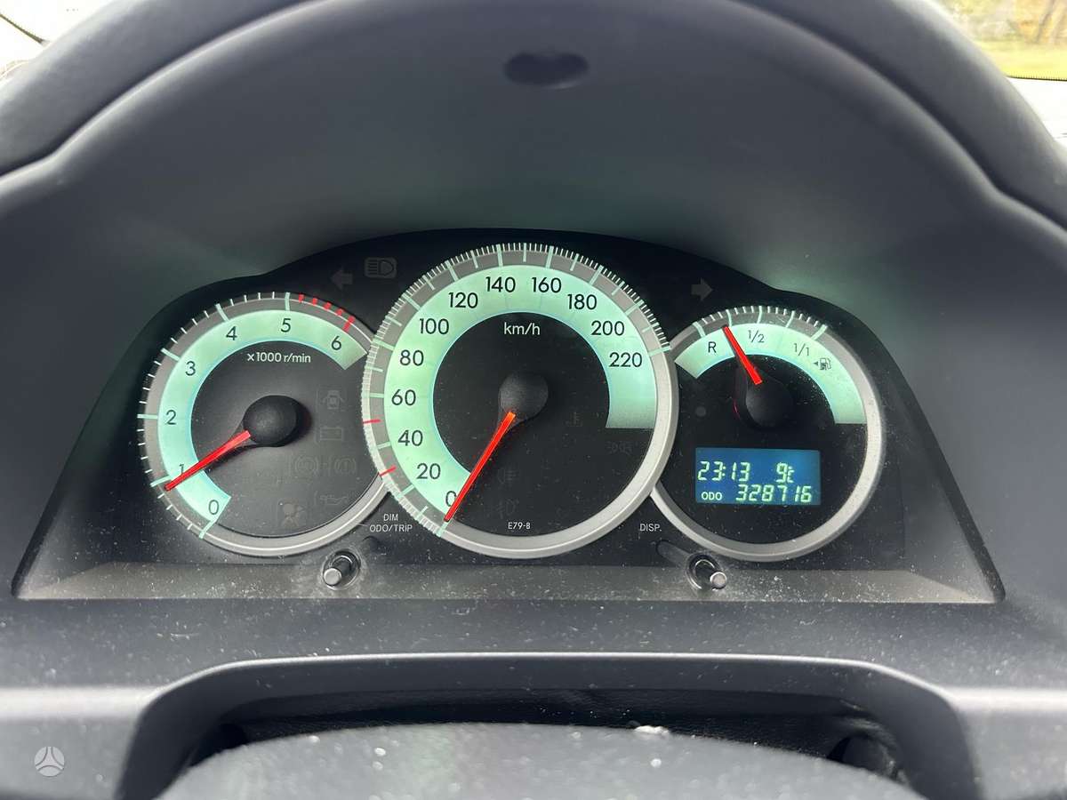 Toyota Corolla 2005 — photo 11