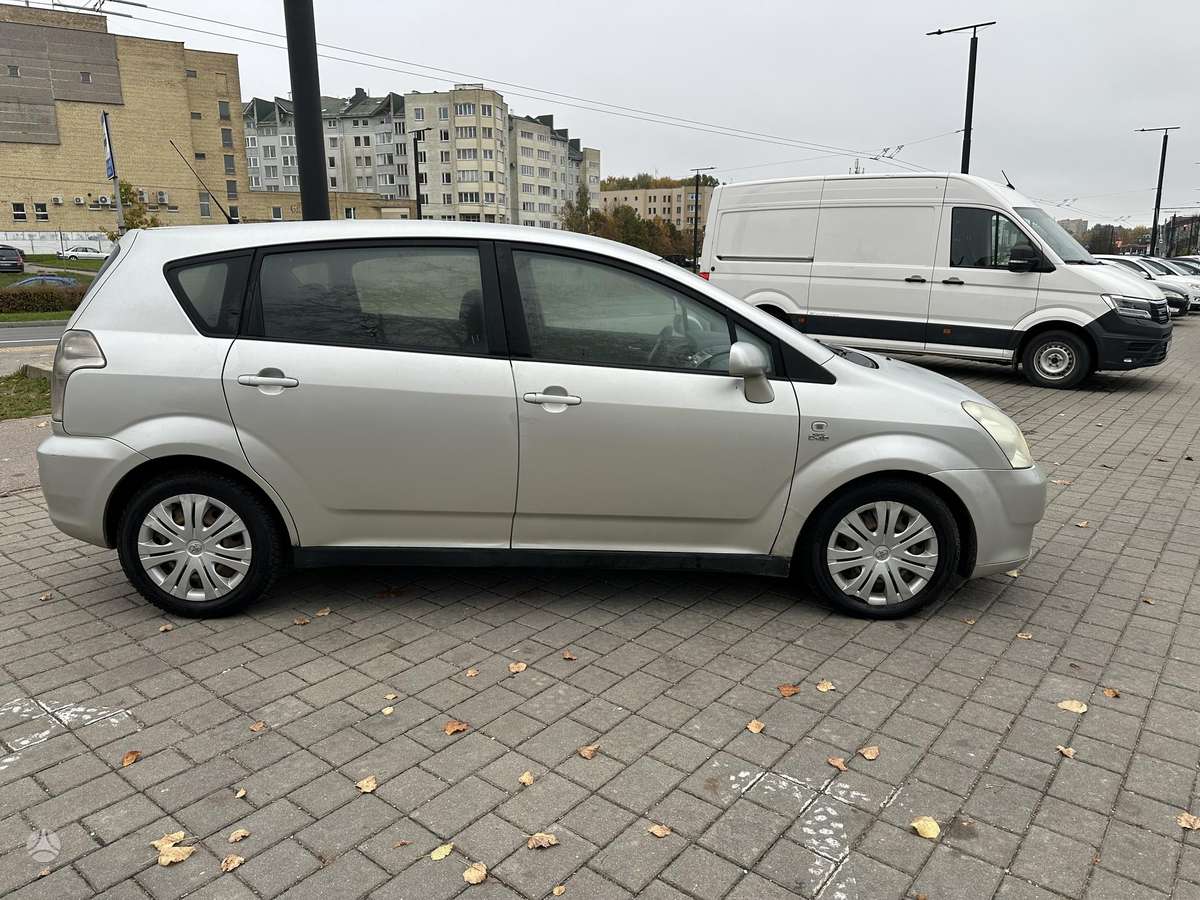 Toyota Corolla 2005 — engine 2000 cm³, 116 HP (85kW)