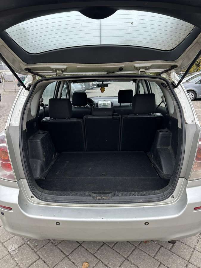 Toyota Corolla 2005 — photo 9