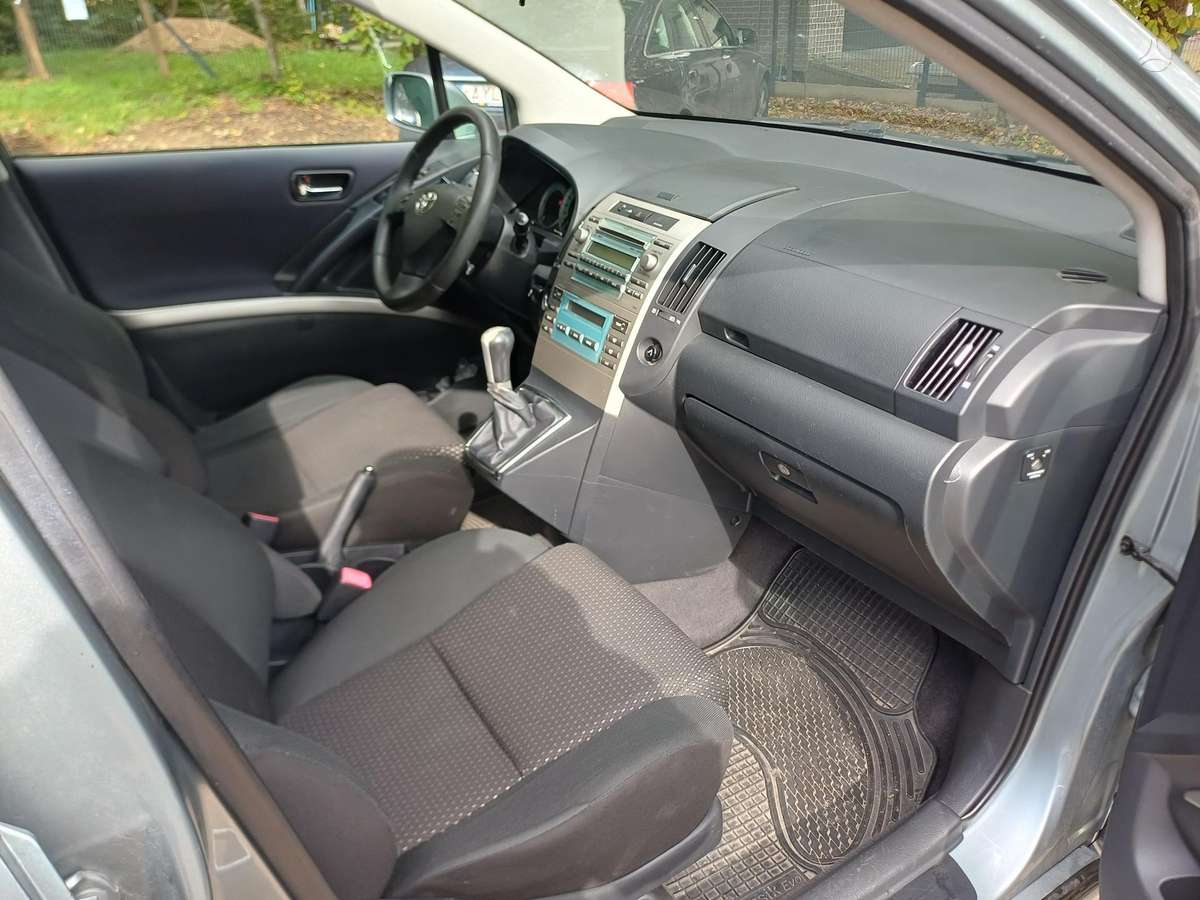 Toyota Corolla 2009 — photo 12