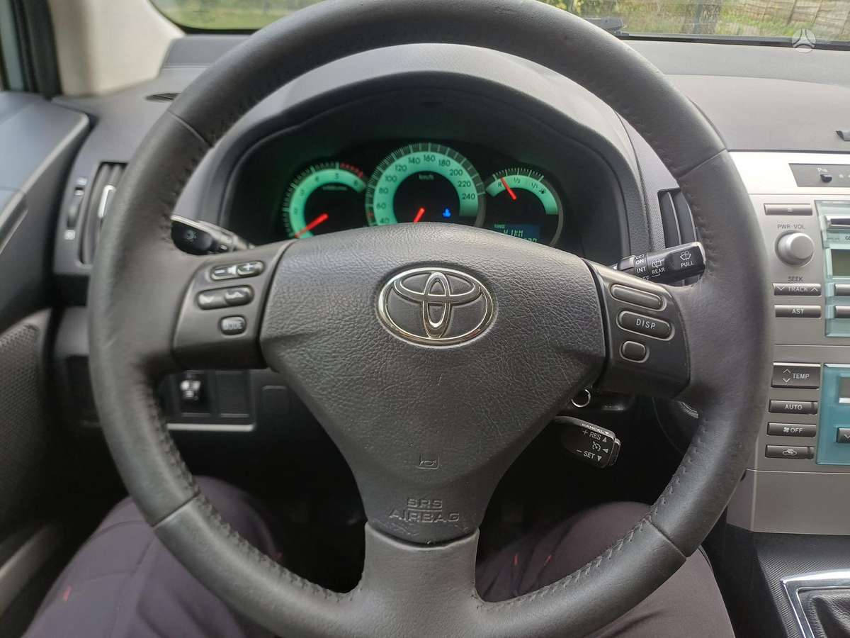 Toyota Corolla 2009 — photo 15