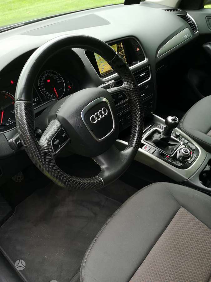 Audi Q5 2009 — photo 12