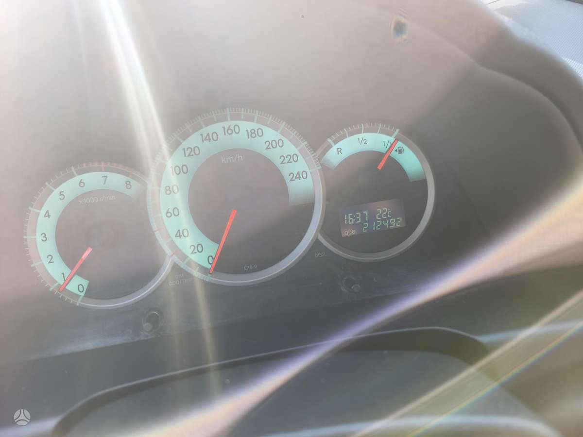 Toyota Corolla 2008 — photo 10