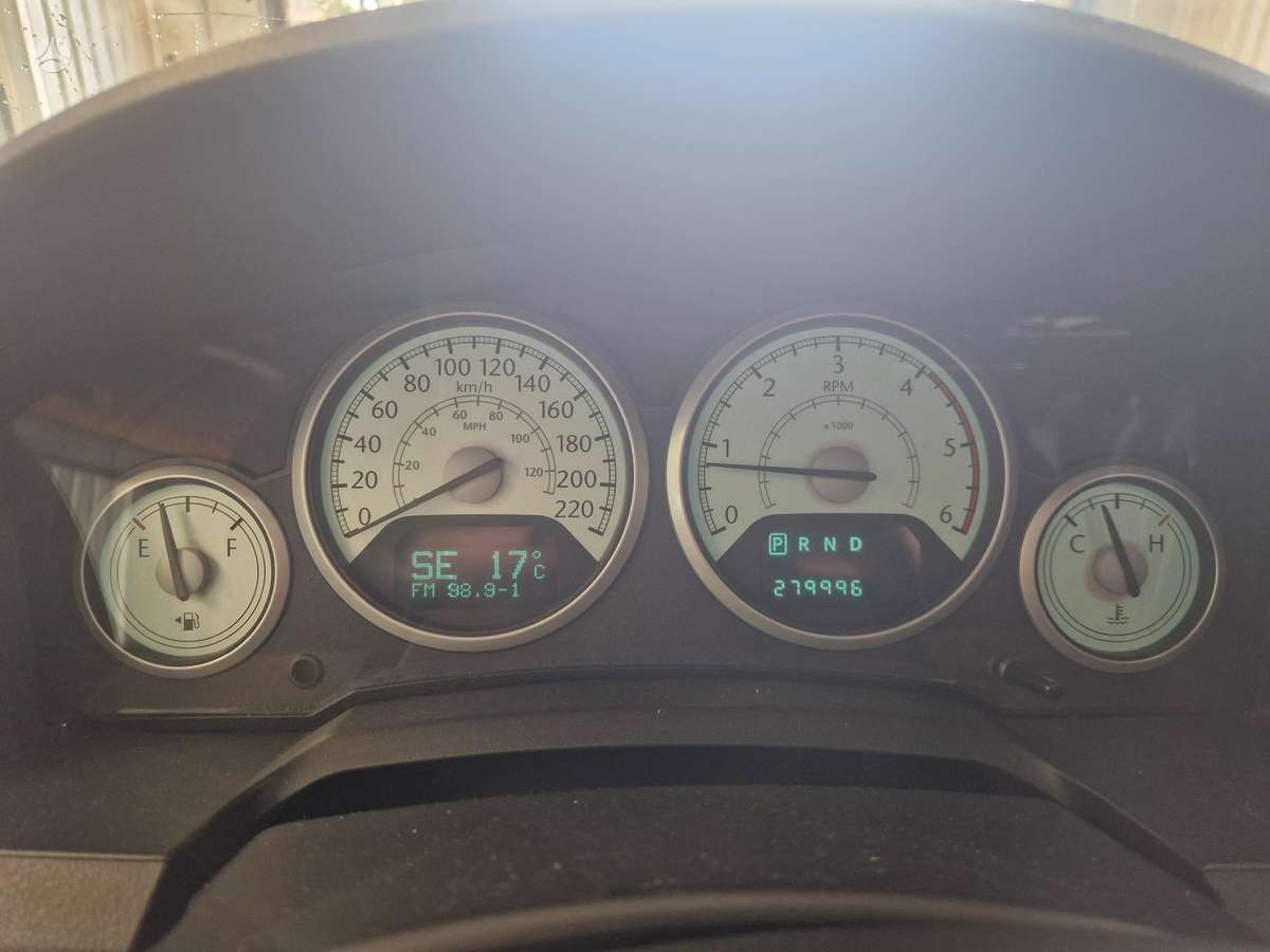 Chrysler Grand 2009 — photo 16