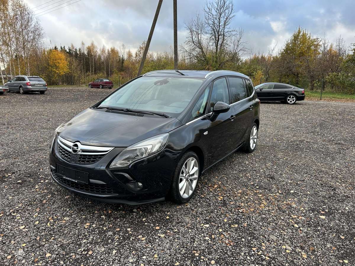 Opel Zafira 2015 — photo 10