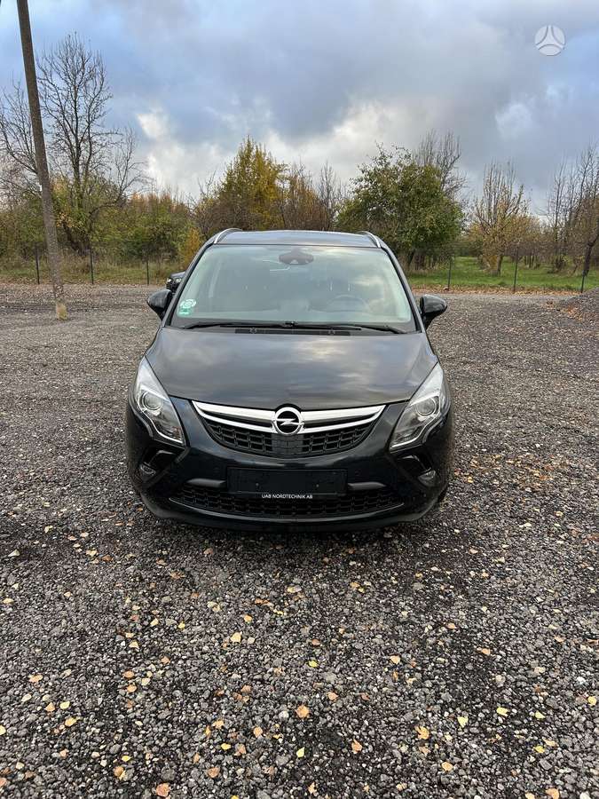 Opel Zafira 2015 — photo 11
