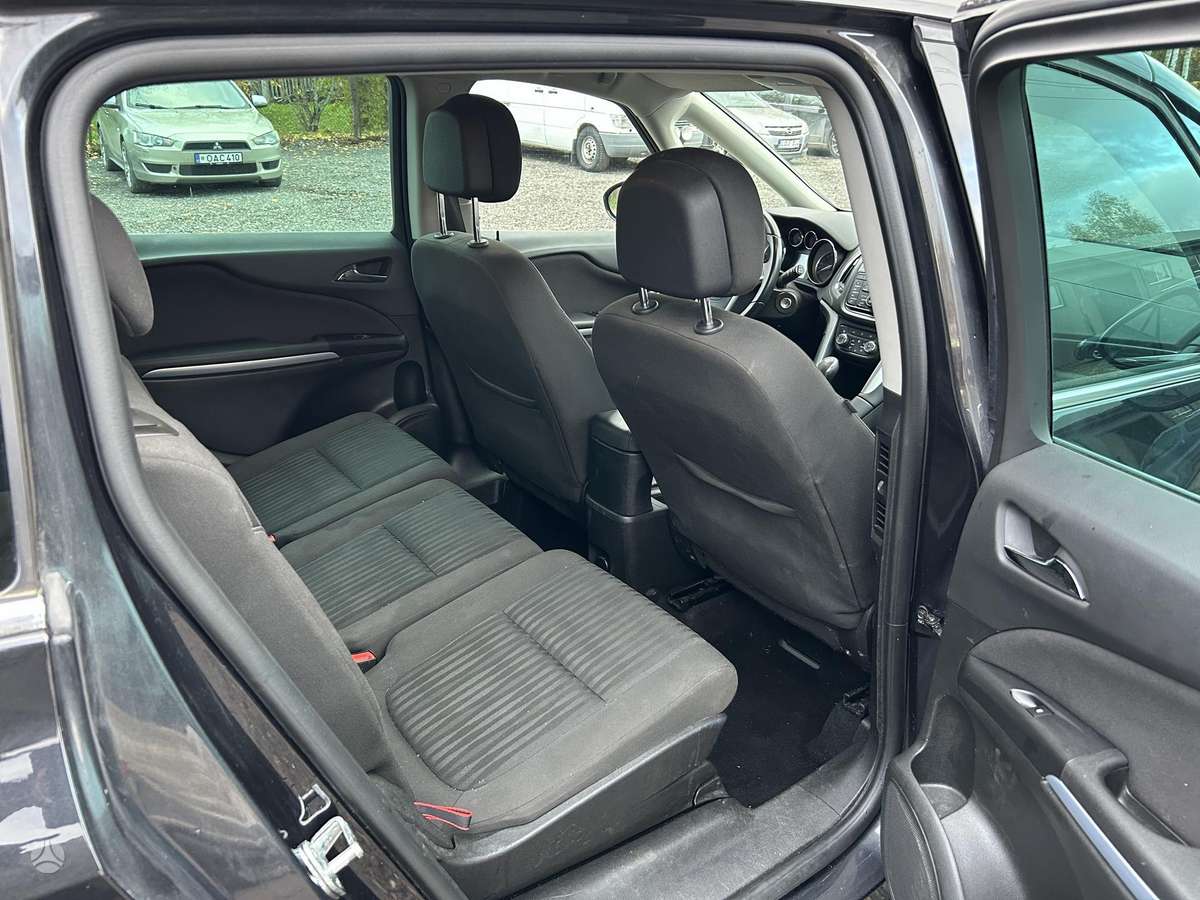 Opel Zafira 2015 — photo 14