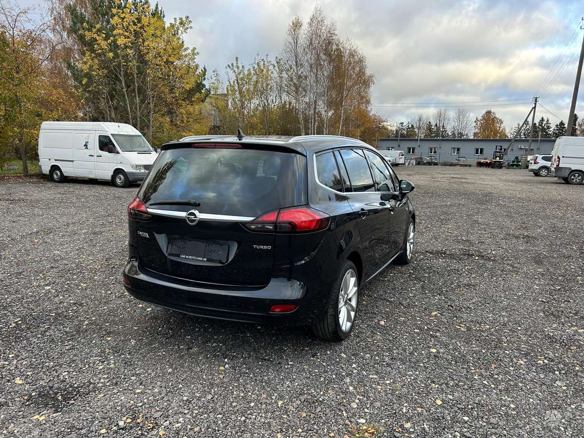 Opel Zafira 2015 — photo 5