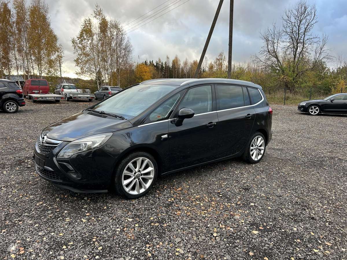 Opel Zafira 2015 — photo 9