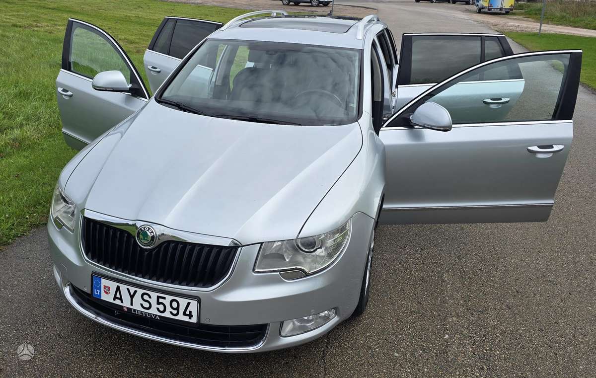 Skoda Superb 2011 — photo 11