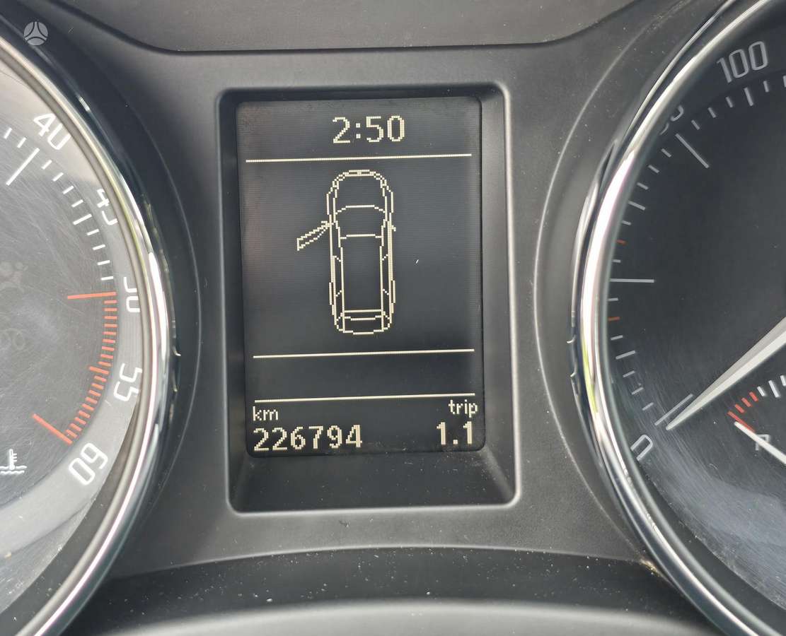 Skoda Superb 2011 — photo 19