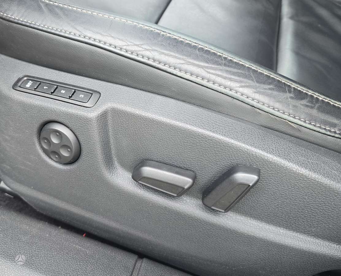 Skoda Superb 2011 — photo 22