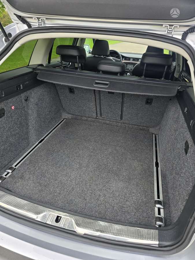 Skoda Superb 2011 — photo 25