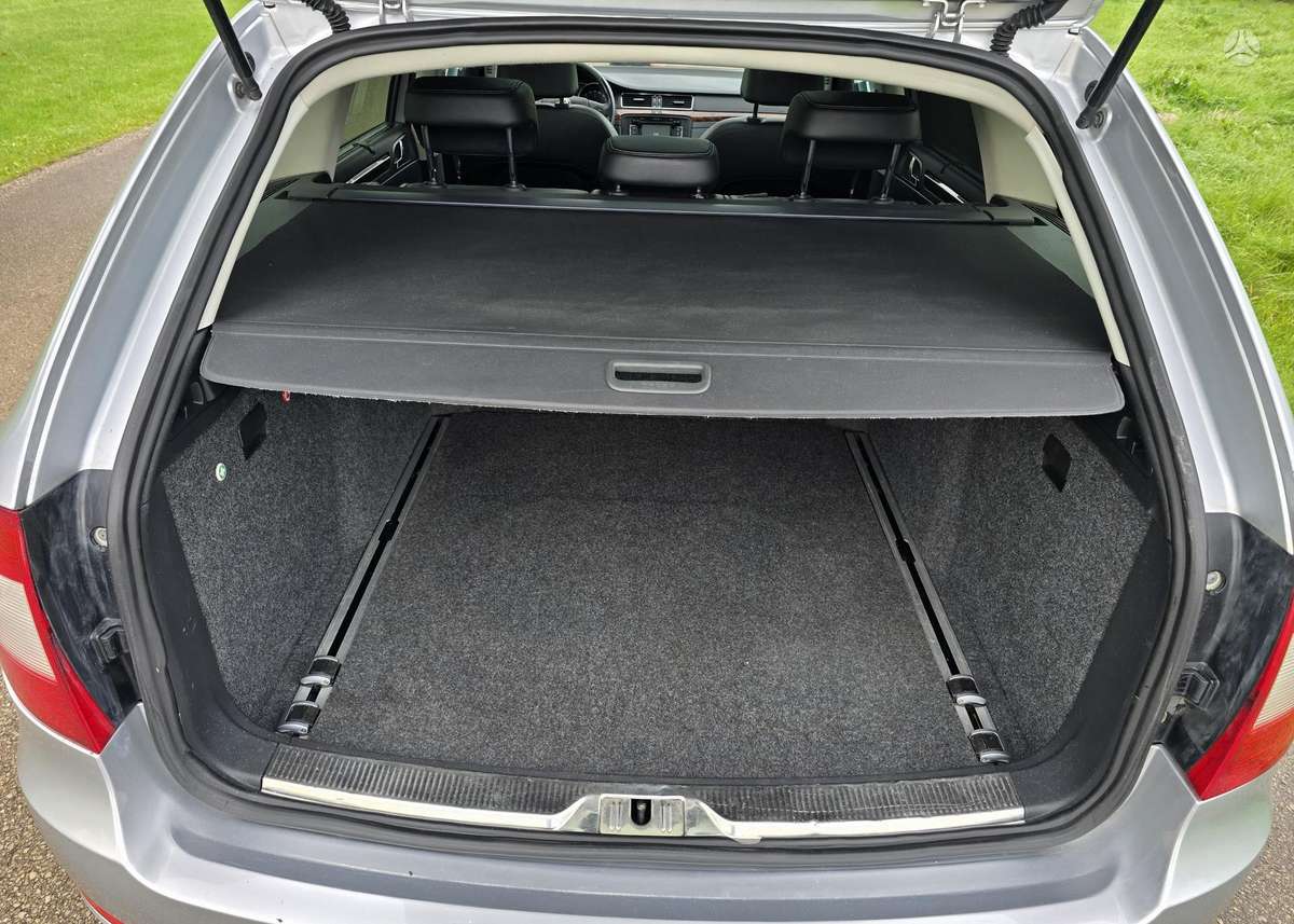 Skoda Superb 2011 — photo 26