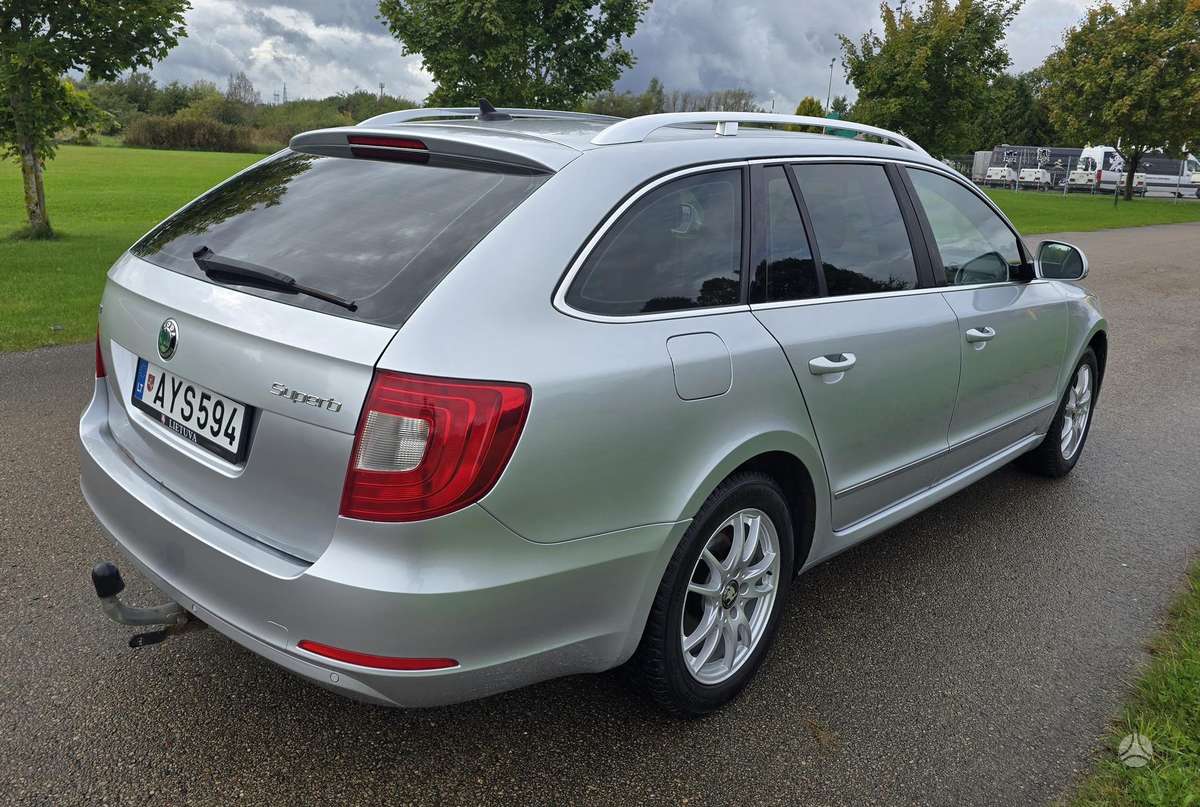 Skoda Superb 2011 — photo 5