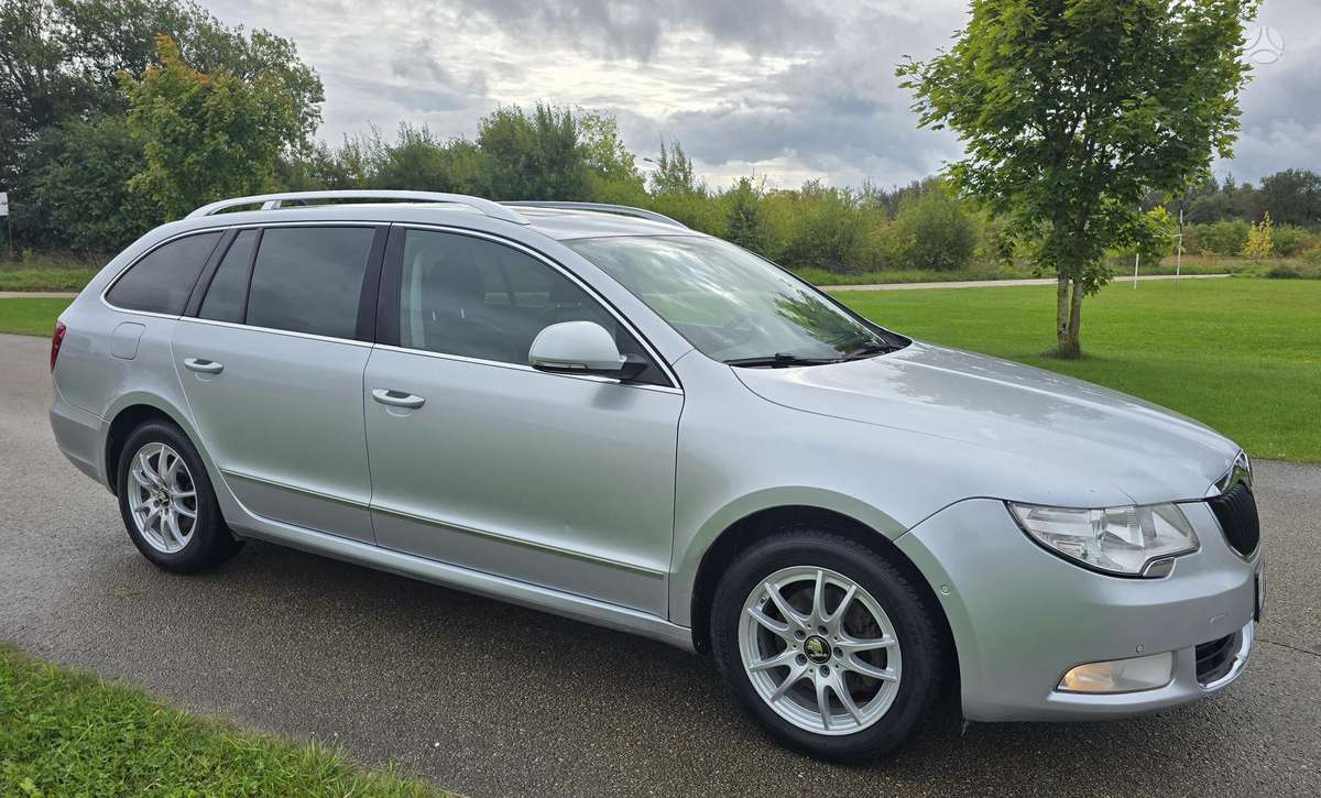 Skoda Superb 2011 — photo 9