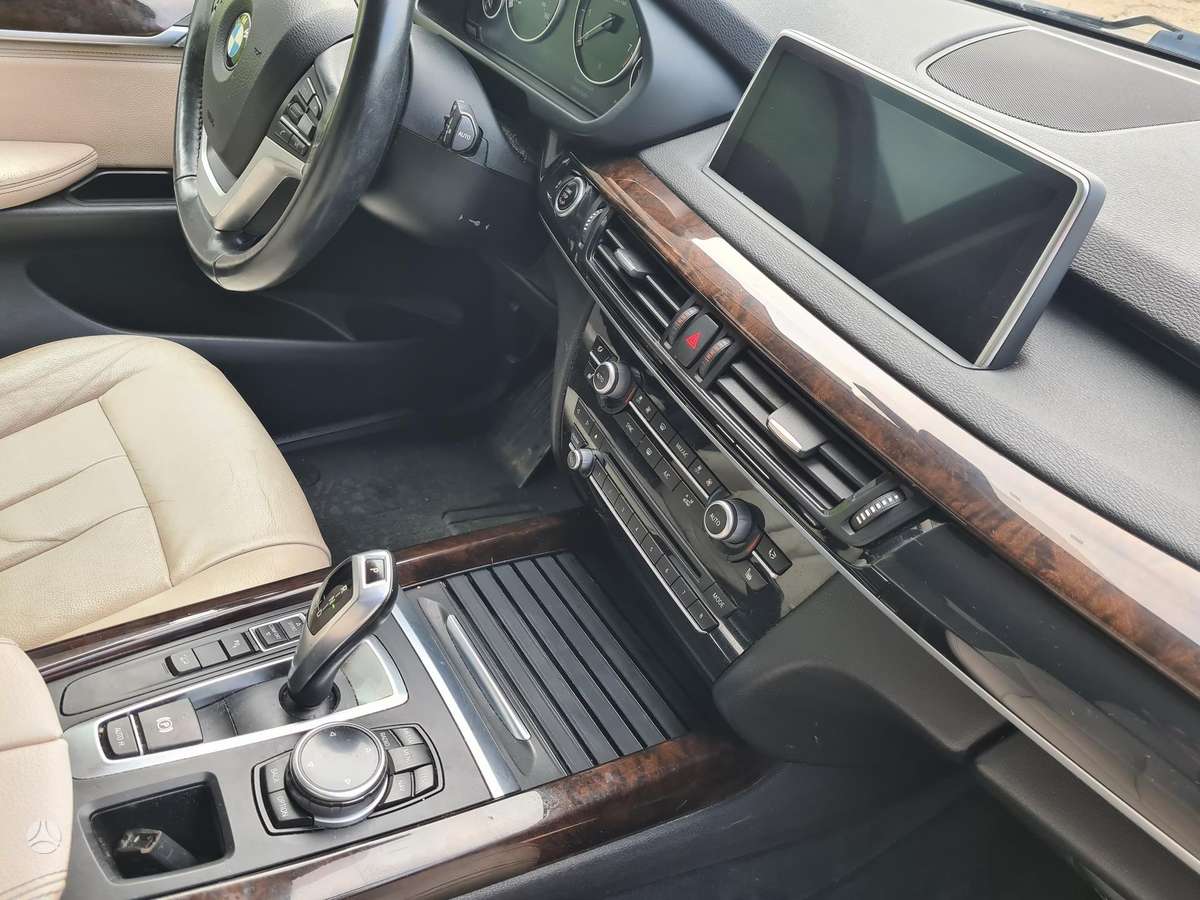 BMW X5 2015 — photo 7