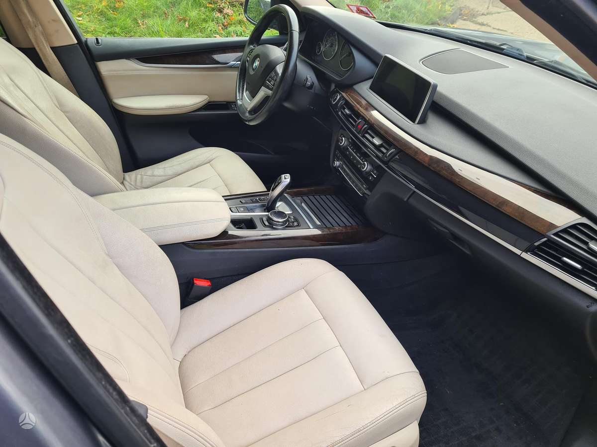 BMW X5 2015 — photo 8