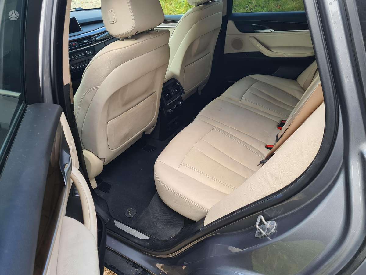 BMW X5 2015 — photo 9