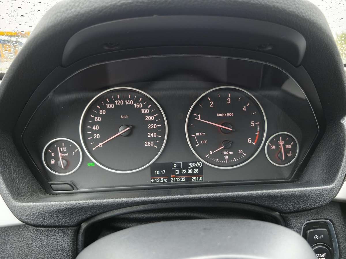 BMW 320 2012 — photo 10