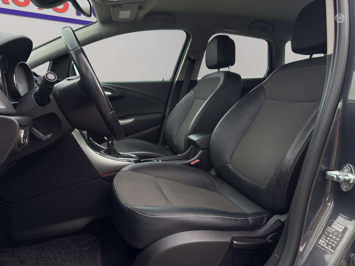 Opel Astra 2014 — фото 14