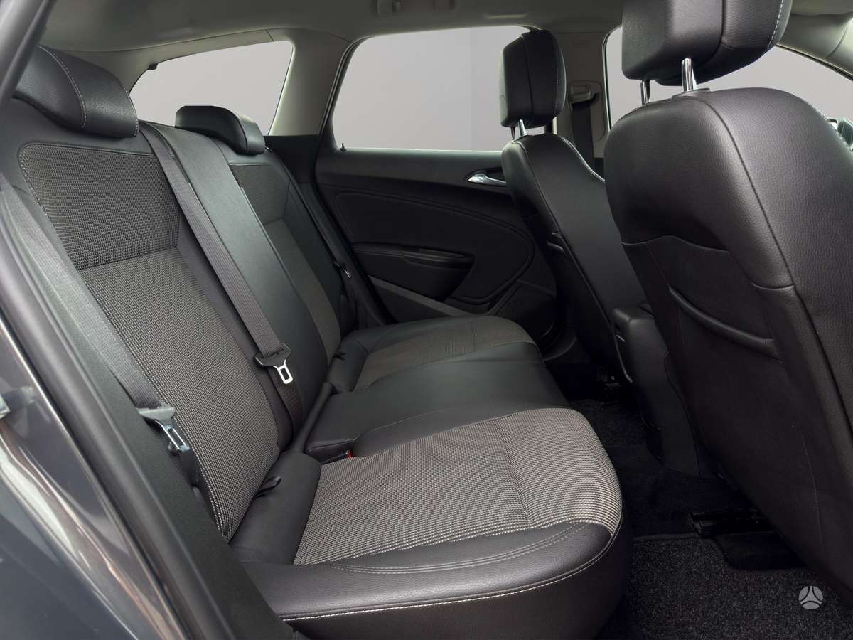 Opel Astra 2014 — фото 9