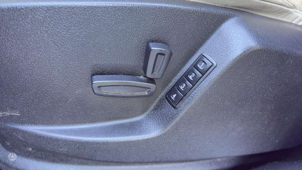Ford Galaxy 2013 — фото 18