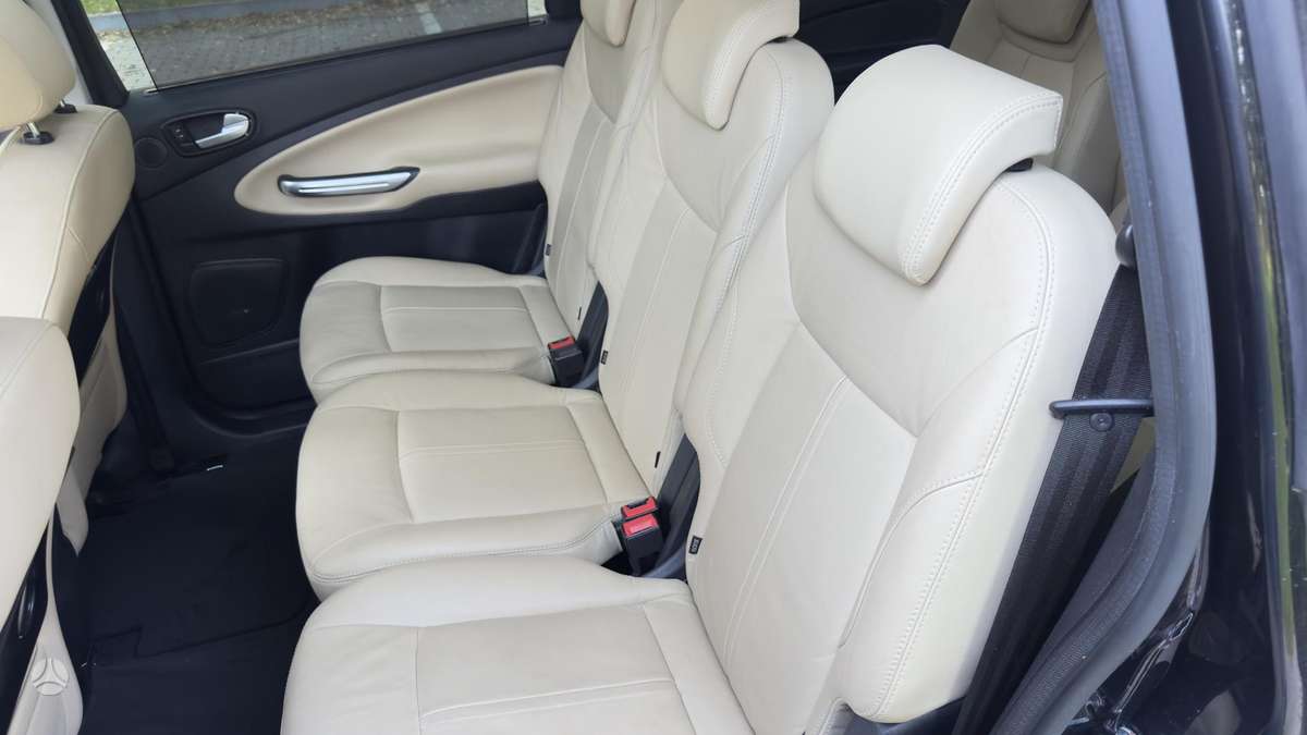 Ford Galaxy 2013 — фото 24