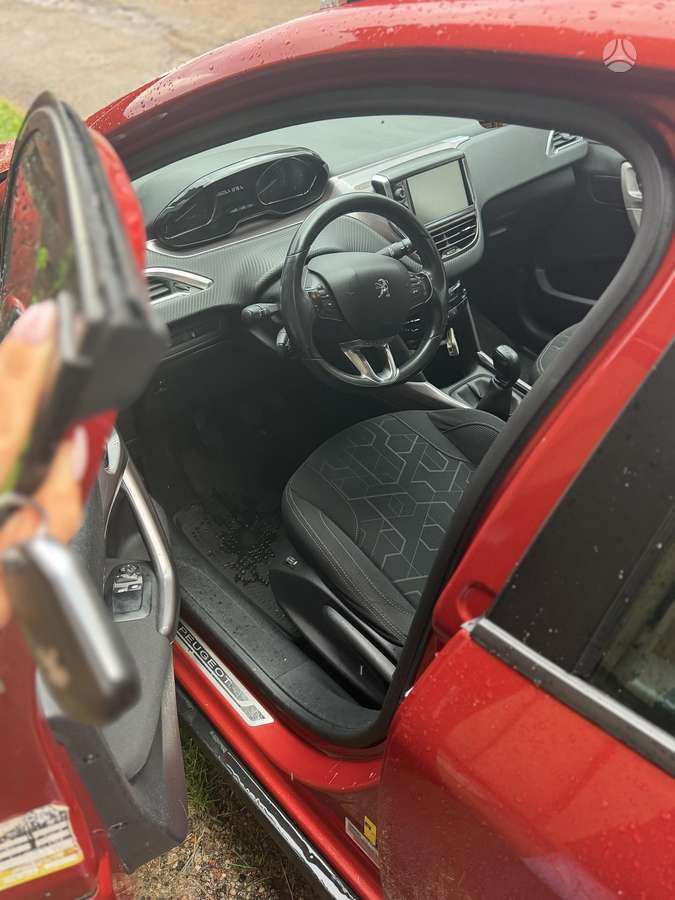 Peugeot 2008 2015 — photo 7