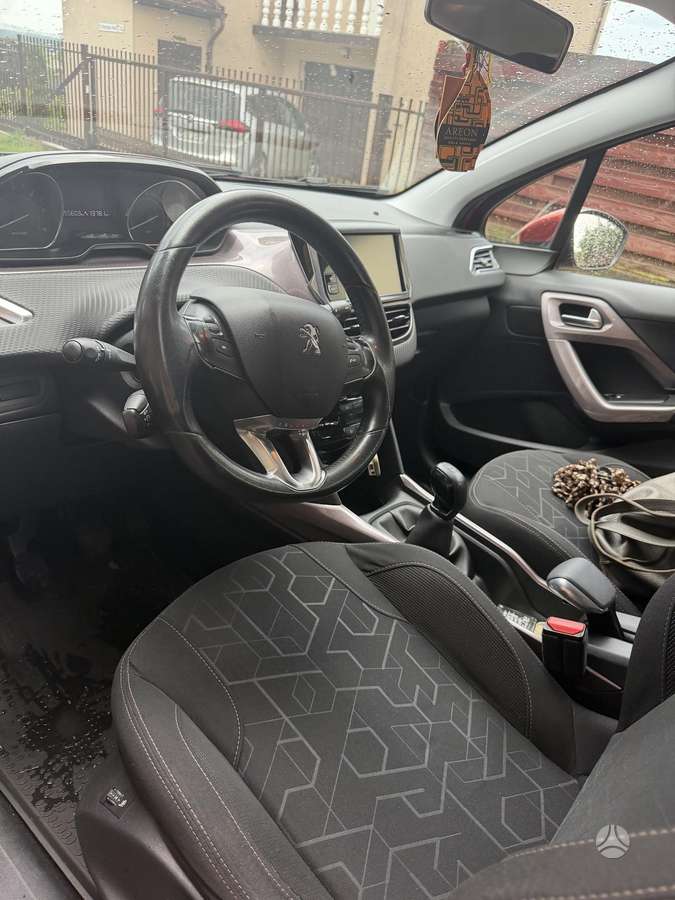 Peugeot 2008 2015 — photo 8