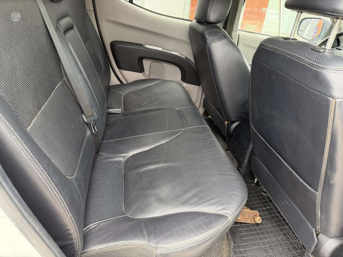 Mitsubishi L200 2012 — photo 14