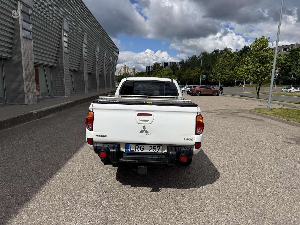 Mitsubishi L200 2012 — engine 2477 cm³, 178 HP (131kW)