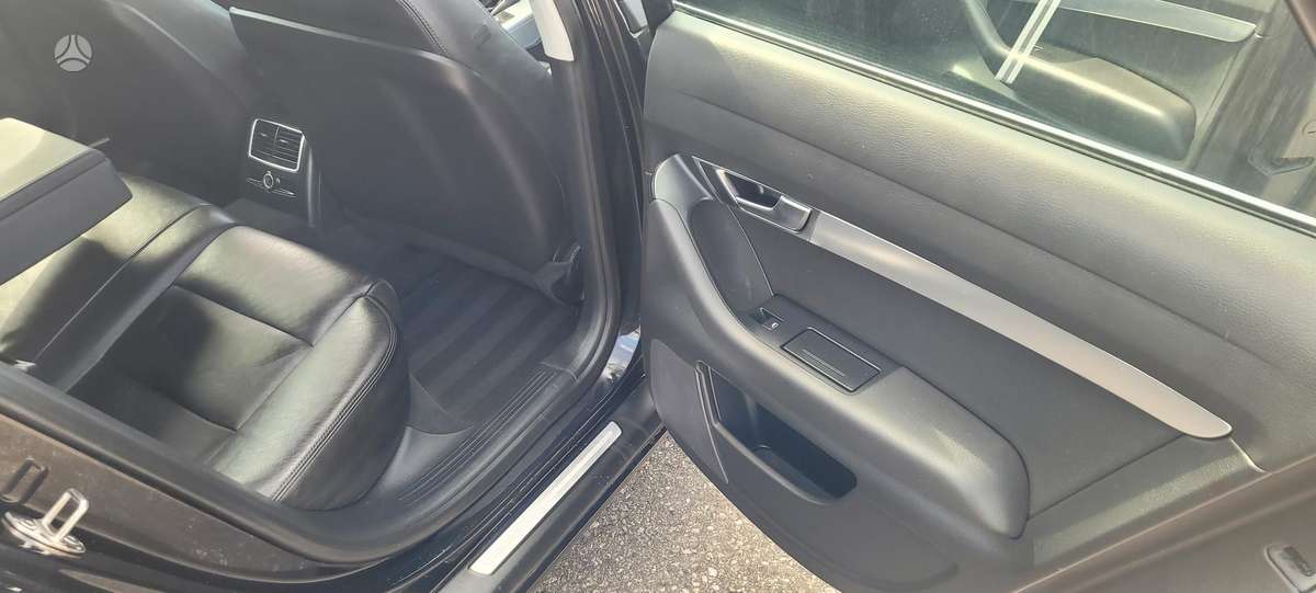 Audi A6 2011 — photo 14