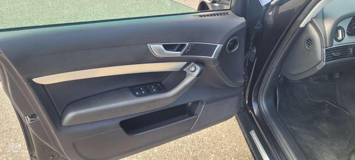 Audi A6 2011 — photo 8