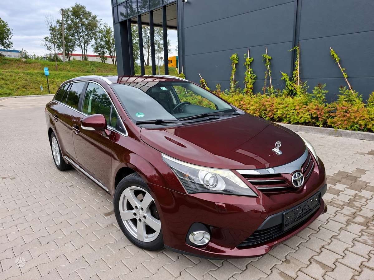 Toyota Avensis, 2012
