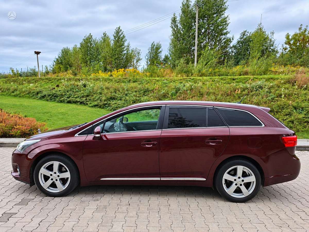 Toyota Avensis 2012 — photo 5