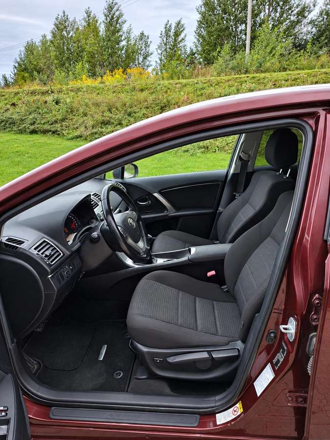 Toyota Avensis 2012 — photo 7