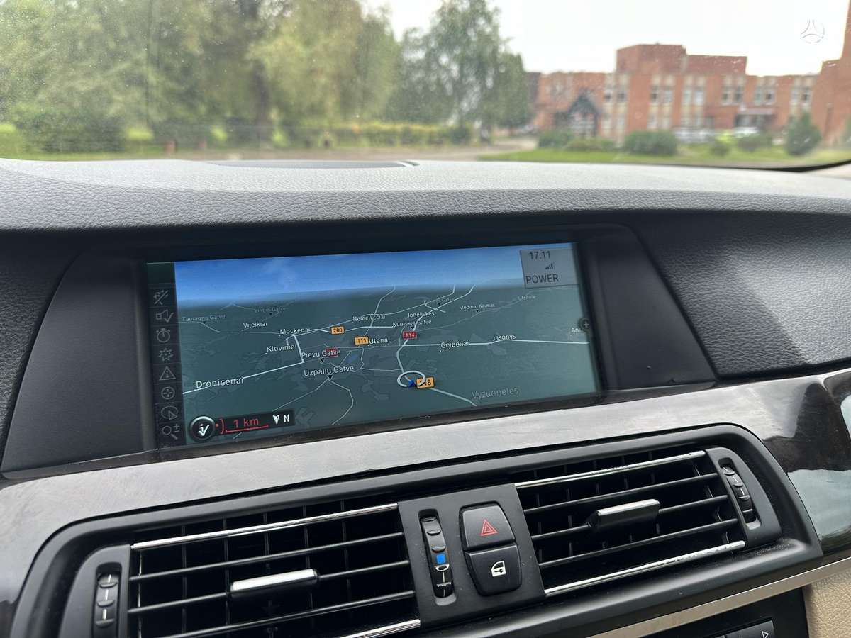 BMW 530 2011 — photo 13