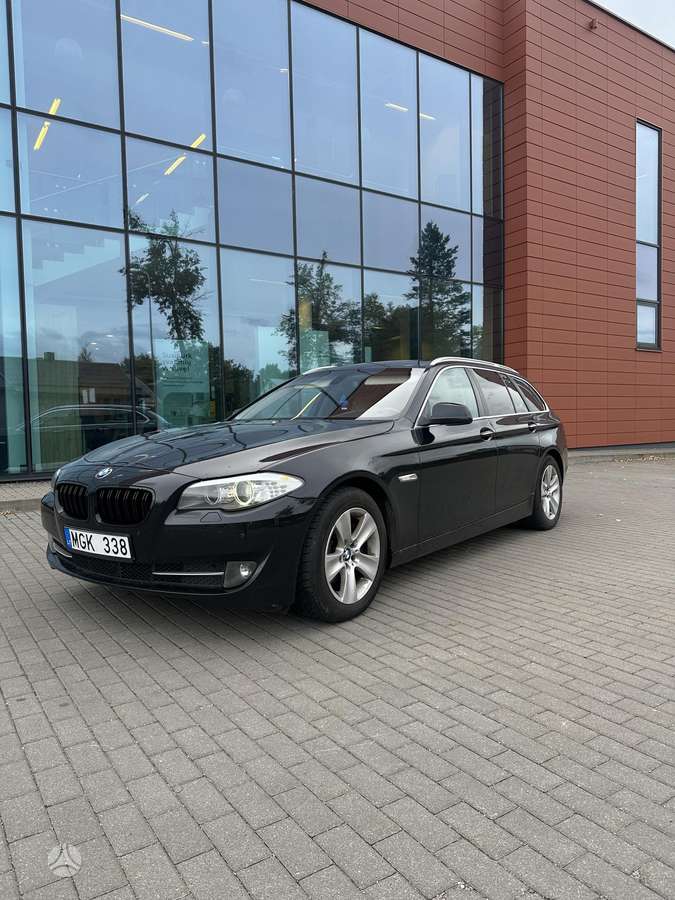 BMW 530 2011 — photo 15